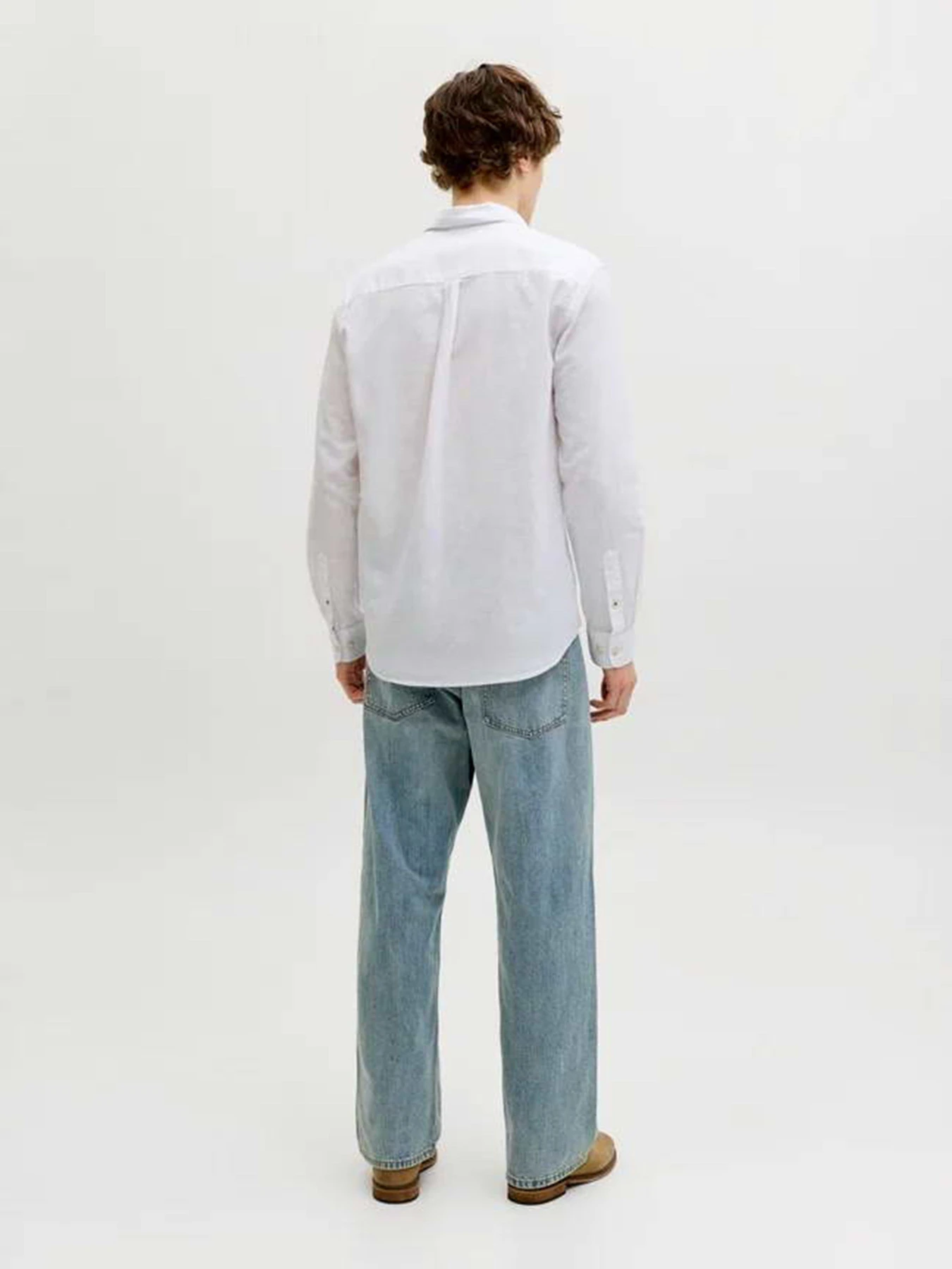 Рубашки JACK & JONES SUMMER LINEN BLEND SHIRT модель 12289174_White Рубашки JACK & JONES SUMMER LINEN BLEND SHIRT модель 12289174_White Фото