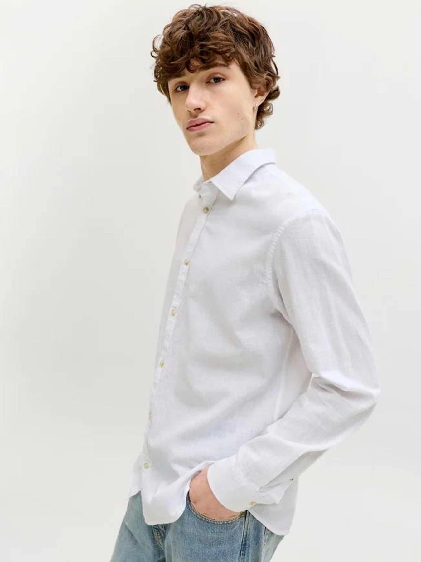 Рубашки JACK & JONES SUMMER LINEN BLEND SHIRT модель 12289174_White Рубашки JACK & JONES SUMMER LINEN BLEND SHIRT модель 12289174_White Фото