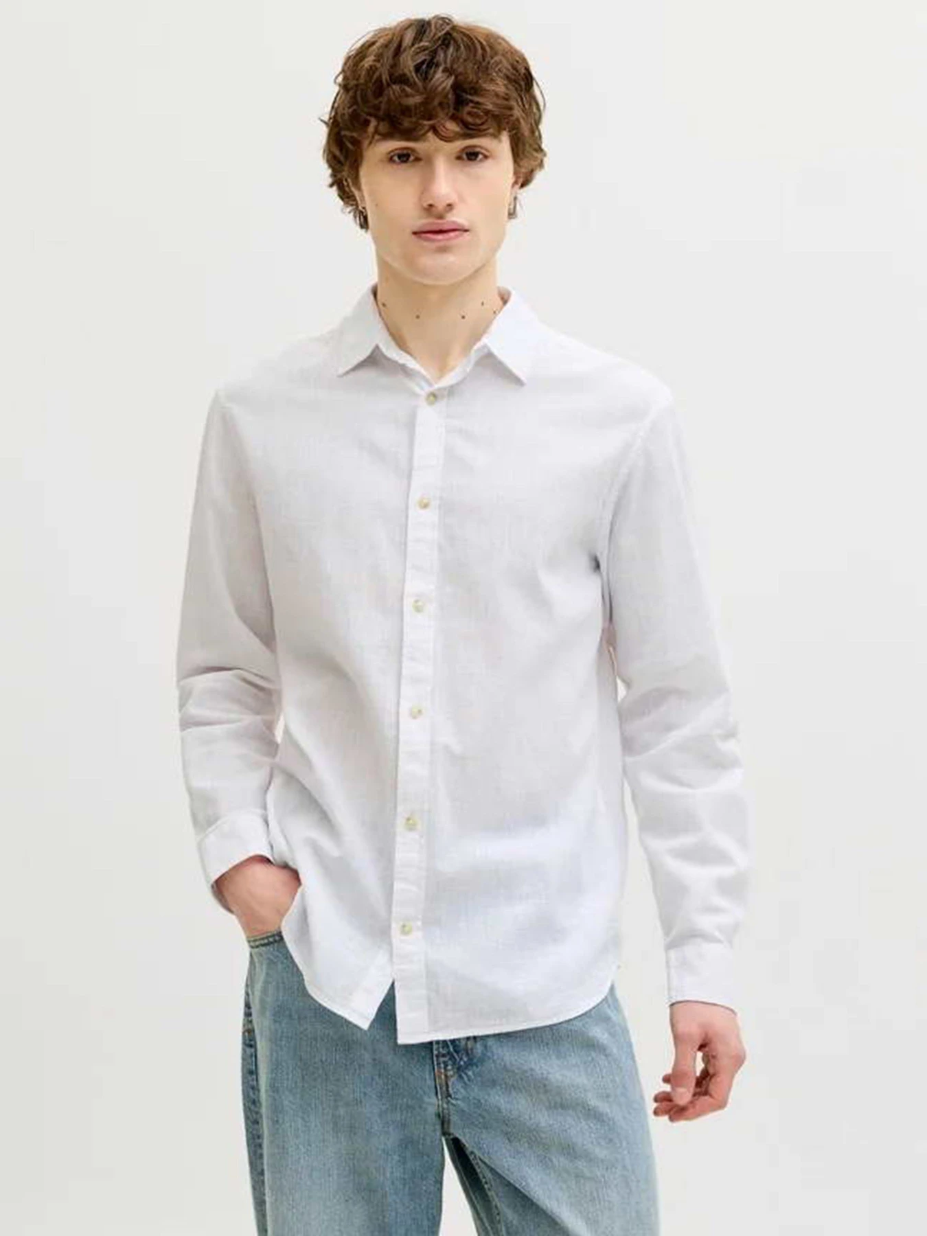 Рубашки JACK & JONES SUMMER LINEN BLEND SHIRT модель 12289174_White Рубашки JACK & JONES SUMMER LINEN BLEND SHIRT модель 12289174_White Фото