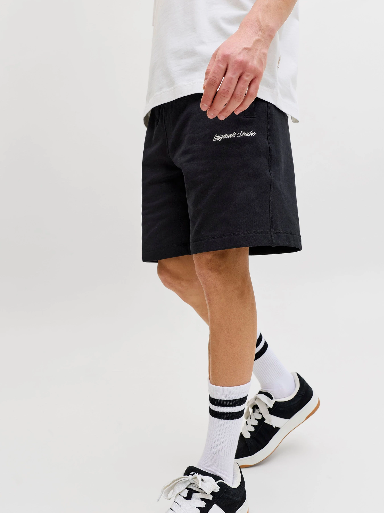 Шорты JACK & JONES KARL NORREBRO SWEAT SHORTS модель 12292565_Black Шорты JACK & JONES KARL NORREBRO SWEAT SHORTS модель 12292565_Black Фото