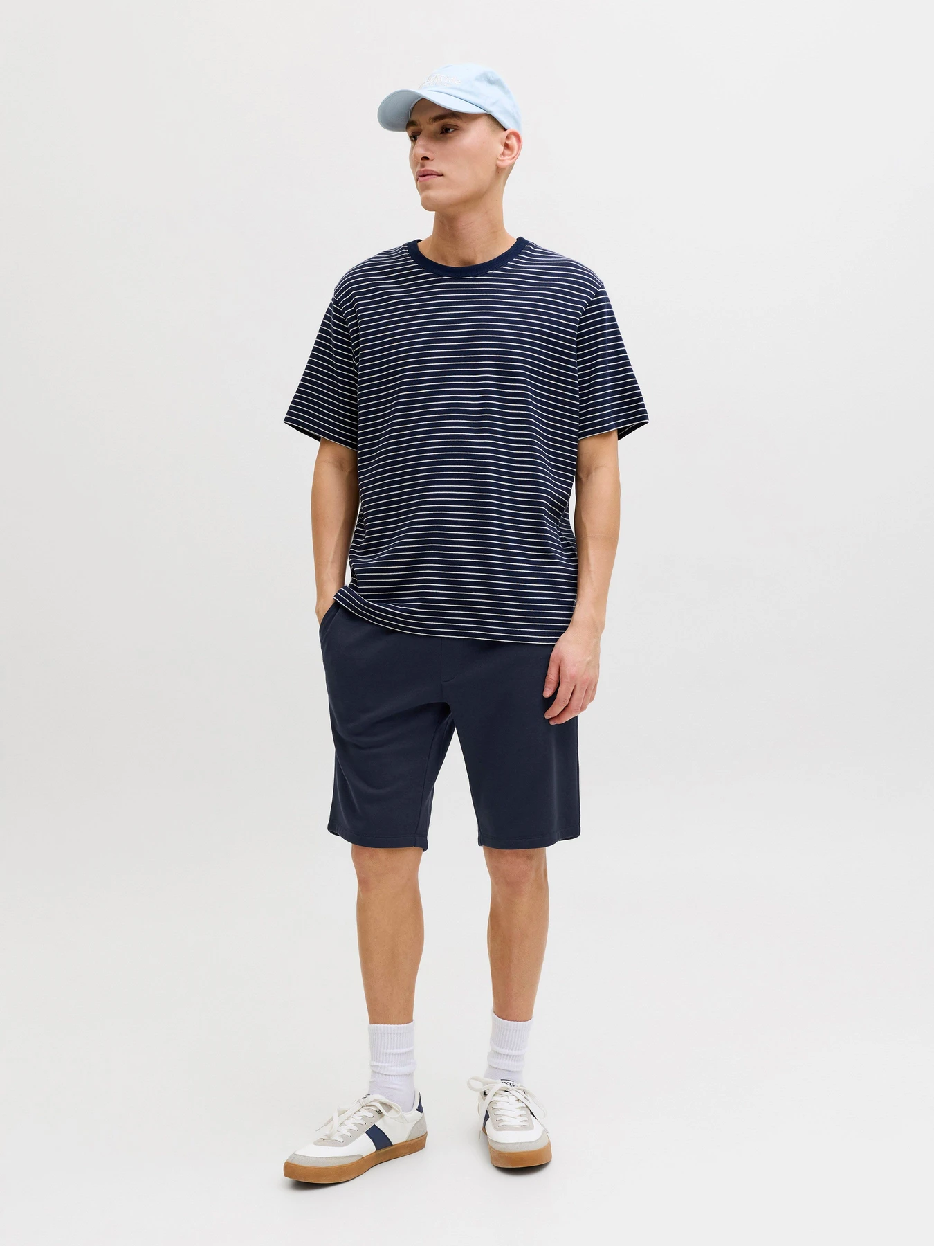 Шорты JACK & JONES GORDON BRADLEY SWEAT SHORTS модель 12249285_Navy Blazer Шорты JACK & JONES GORDON BRADLEY SWEAT SHORTS модель 12249285_Navy Blazer Фото