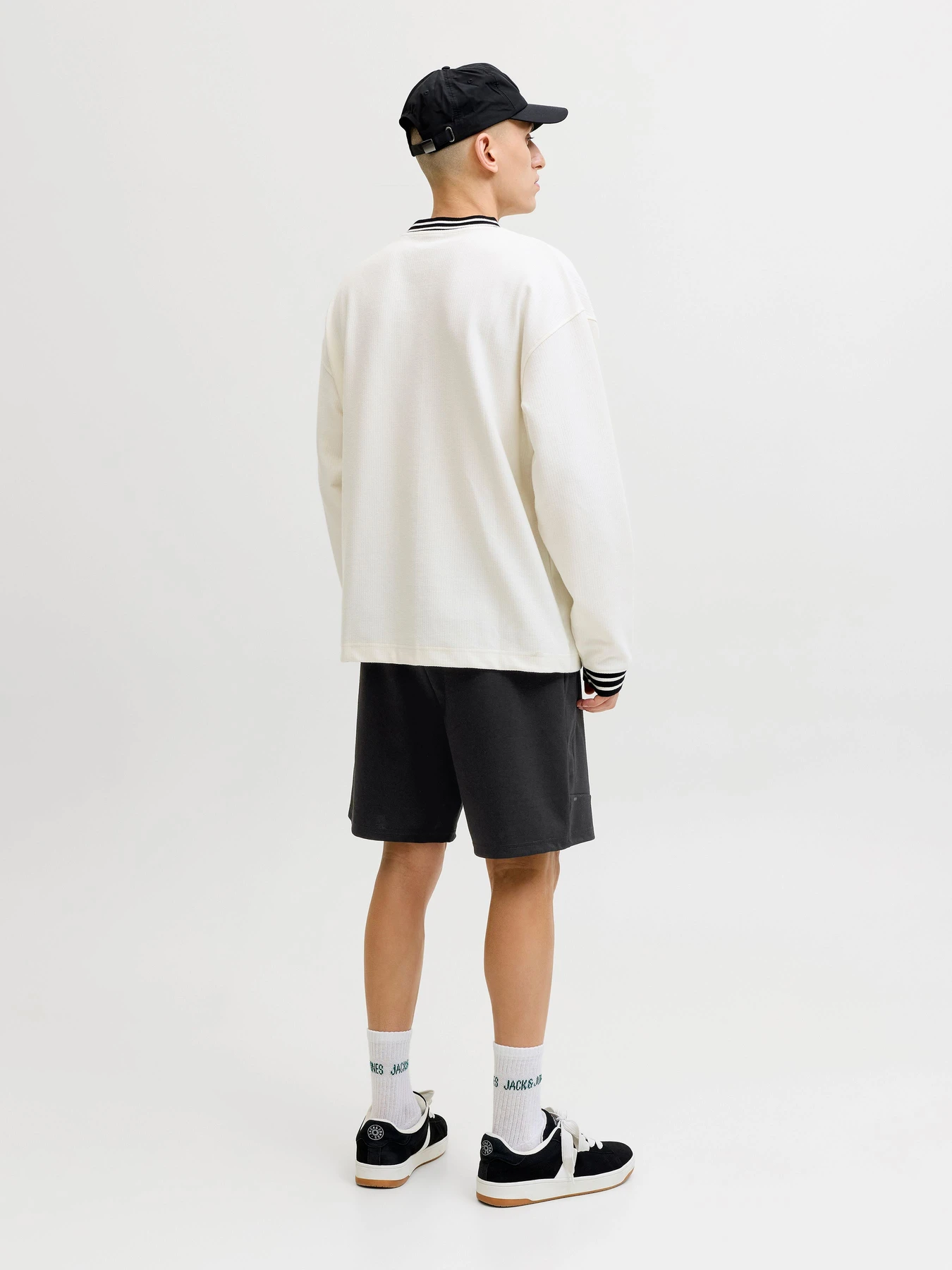 Шорты JACK & JONES GORDON BASE SWEAT SHORTS модель 12288632_Black Фото