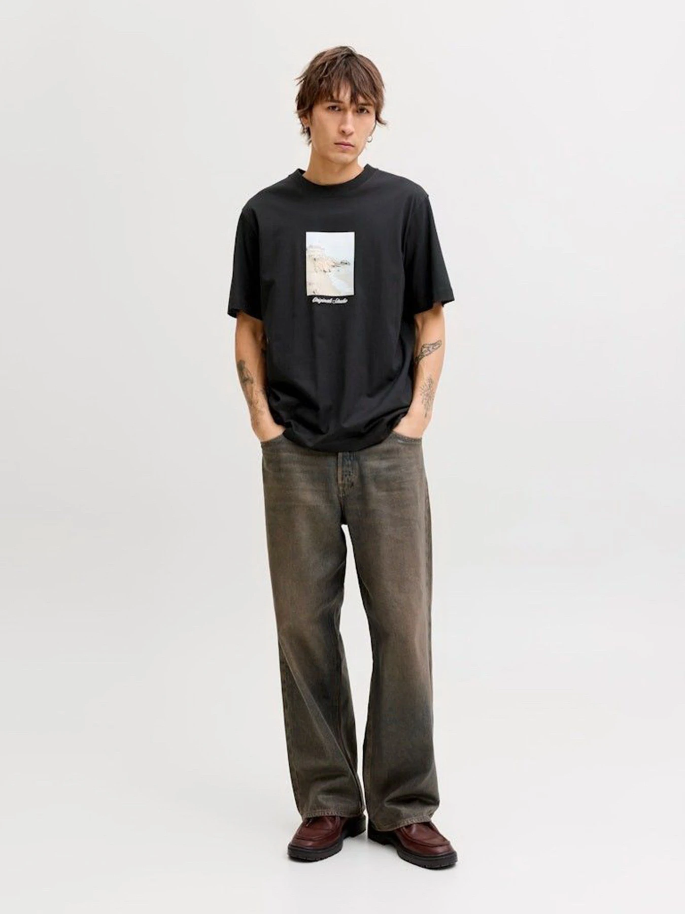 Футболки і поло JACK & JONES NORREBRO PHOTO TEE модель 12291022_Black Main2 26 Футболки і поло JACK & JONES NORREBRO PHOTO TEE модель 12291022_Black Main2 26 Фото