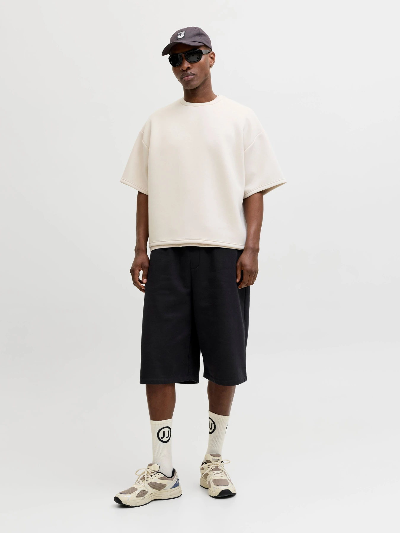 Шорты JACK & JONES OWEN FALLS SWEAT SHORTS модель 12292973_Black Шорты JACK & JONES OWEN FALLS SWEAT SHORTS модель 12292973_Black Фото