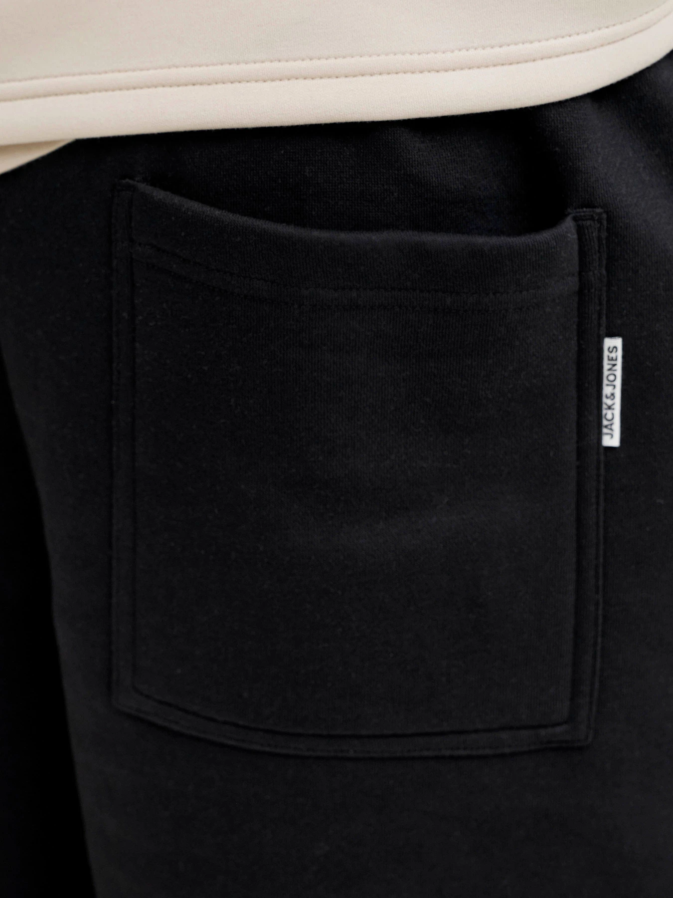 Шорты JACK & JONES OWEN FALLS SWEAT SHORTS модель 12292973_Black Шорты JACK & JONES OWEN FALLS SWEAT SHORTS модель 12292973_Black Фото