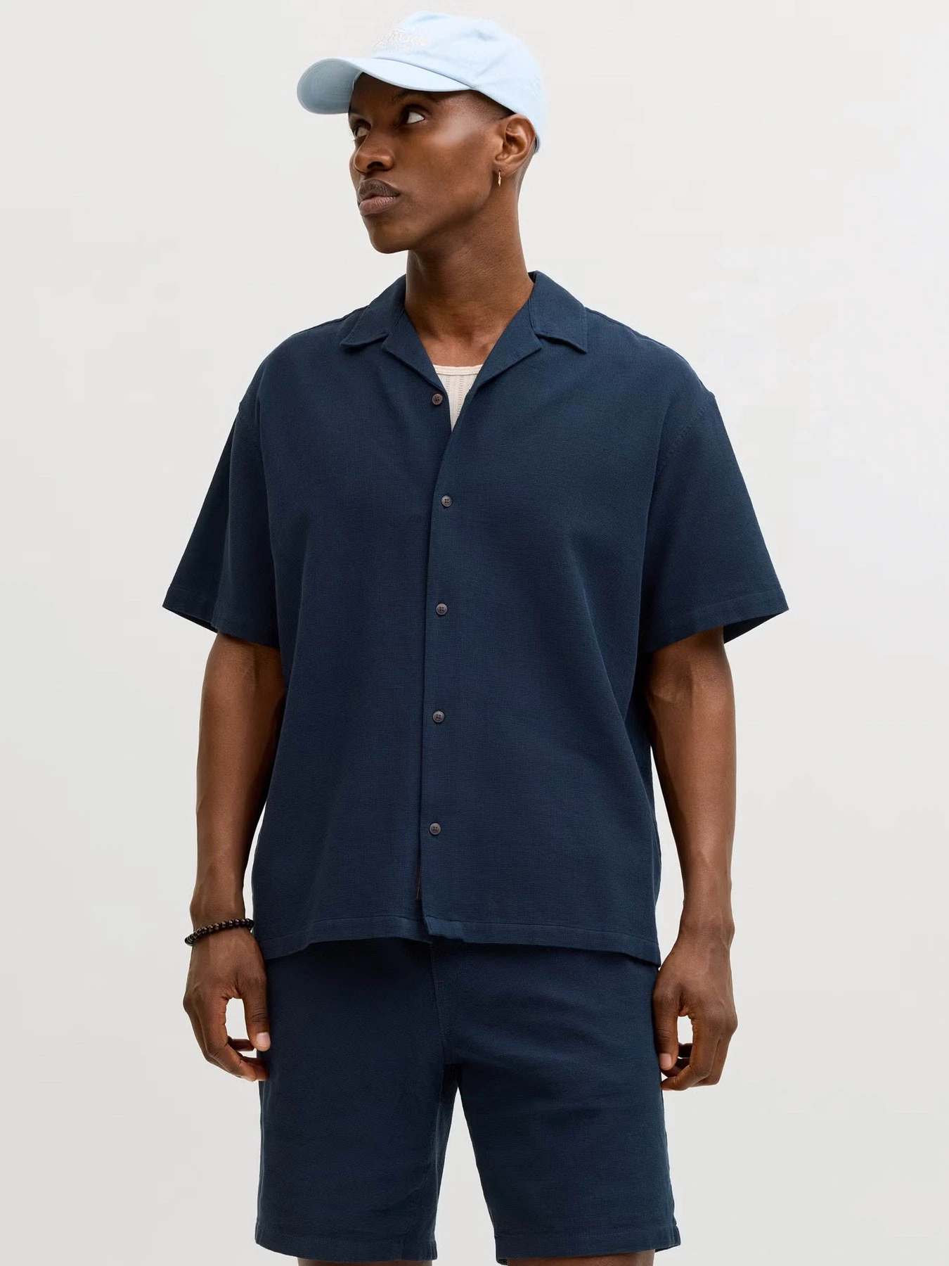 Рубашки JACK & JONES GLOBAL WAFFLE RESORT SHIRT модель 12295551_Navy Blazer Рубашки JACK & JONES GLOBAL WAFFLE RESORT SHIRT модель 12295551_Navy Blazer Фото