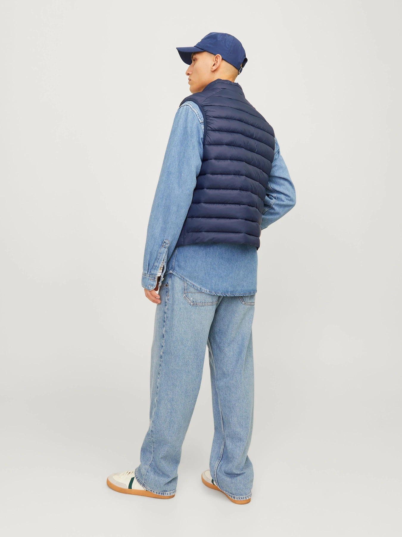 Куртки и дубленки JACK & JONES SPRINT BODYWARMER COLLAR модель 12258457_Navy Blazer TRUE RED STITC Фото