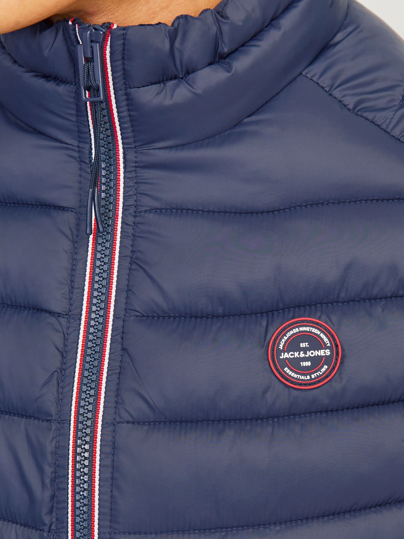 Куртки и дубленки JACK & JONES SPRINT BODYWARMER COLLAR модель 12258457_Navy Blazer TRUE RED STITC Фото