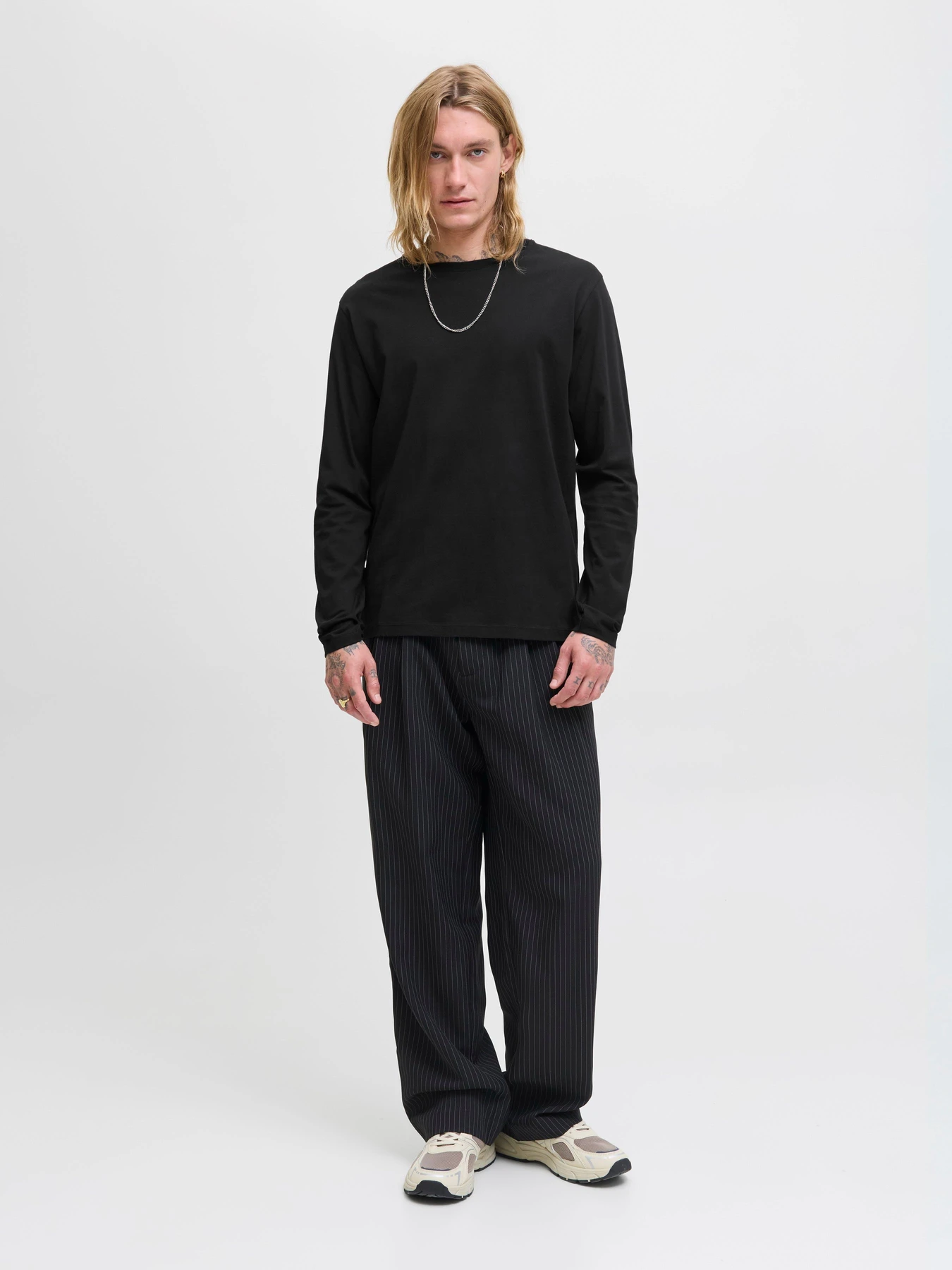 Худи и свитшоты JACK & JONES ORGANIC BASIC TEE LS O-NECK модель 12279538_Black Худи и свитшоты JACK & JONES ORGANIC BASIC TEE LS O-NECK модель 12279538_Black Фото