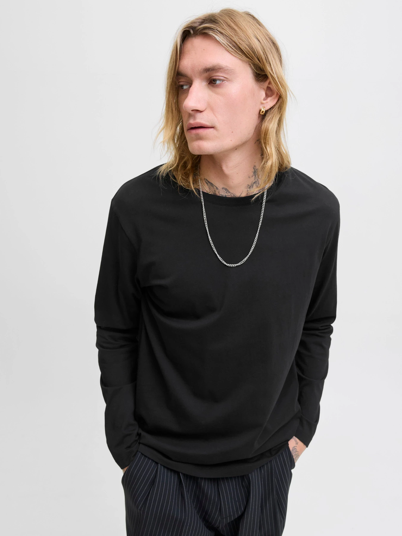 Худи и свитшоты JACK & JONES ORGANIC BASIC TEE LS O-NECK модель 12279538_Black Худи и свитшоты JACK & JONES ORGANIC BASIC TEE LS O-NECK модель 12279538_Black Фото
