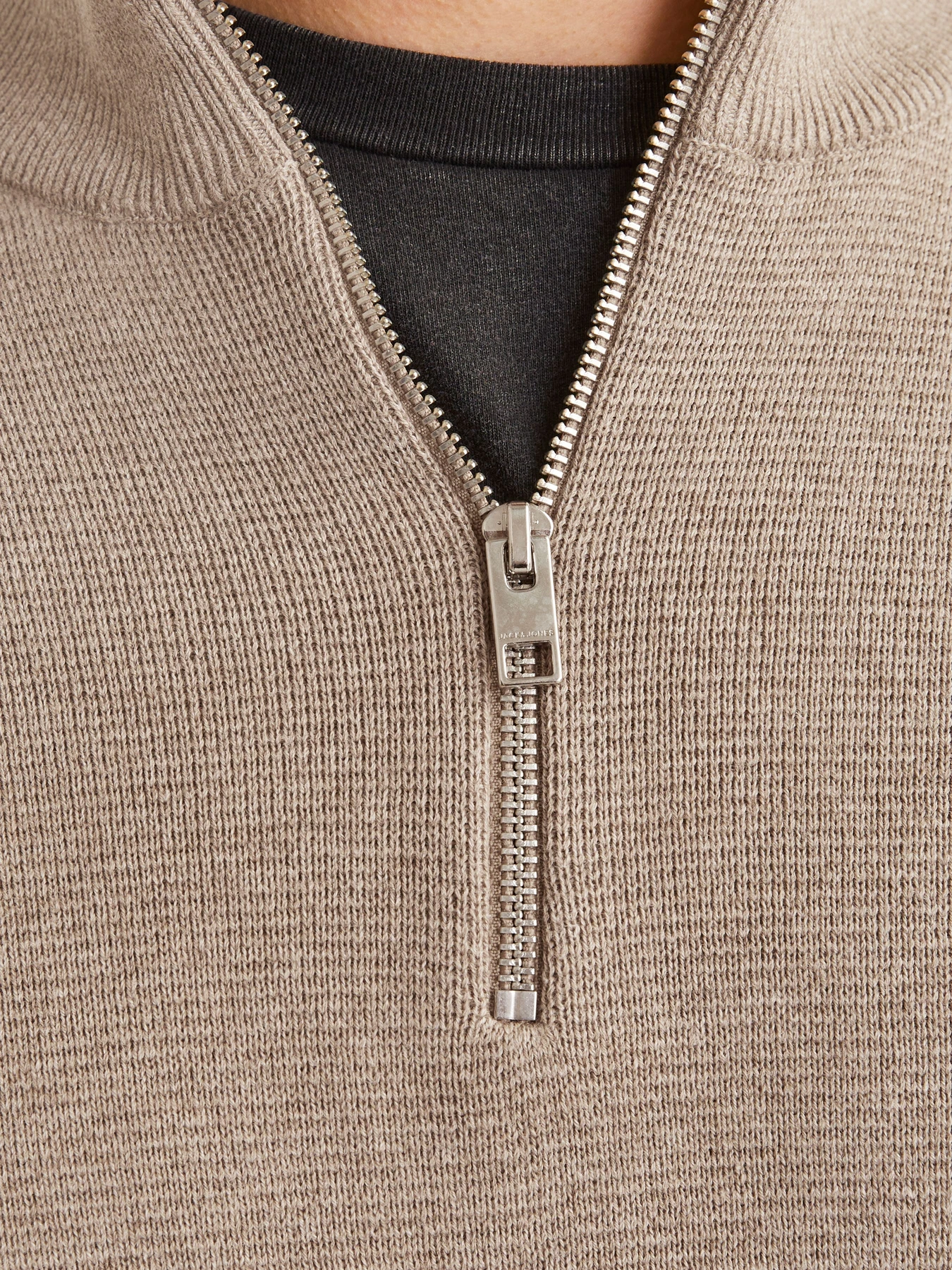 Светри та кардигани JACK & JONES BLAMILANO STITCH KNIT HALF ZIP модель 12259664_Greige Melange Светри та кардигани JACK & JONES BLAMILANO STITCH KNIT HALF ZIP модель 12259664_Greige Melange Фото