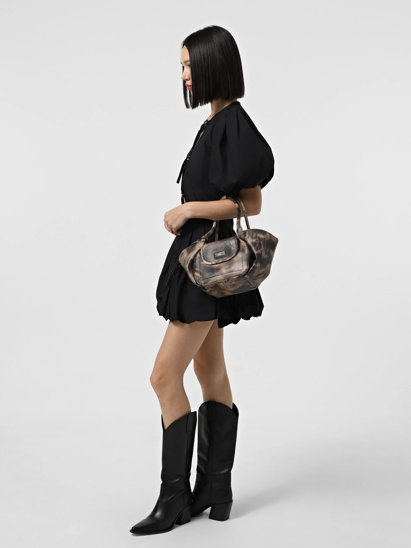 Сумки JW PEI Zoey Pockets модель 5S198-3 Фото