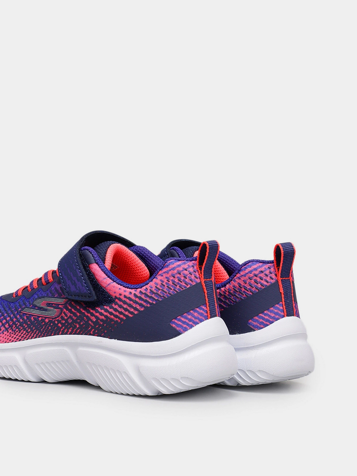 Кроссовки Skechers Go Run 650 модель 302430L NVMT Кроссовки Skechers Go Run 650 модель 302430L NVMT Фото