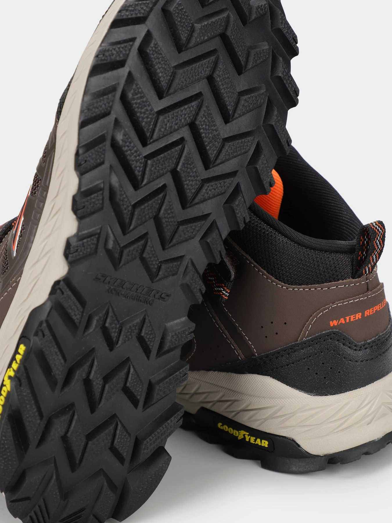 Ботинки и сапоги Skechers Fuse Tread-Trekor модель 403712L CHBK Фото