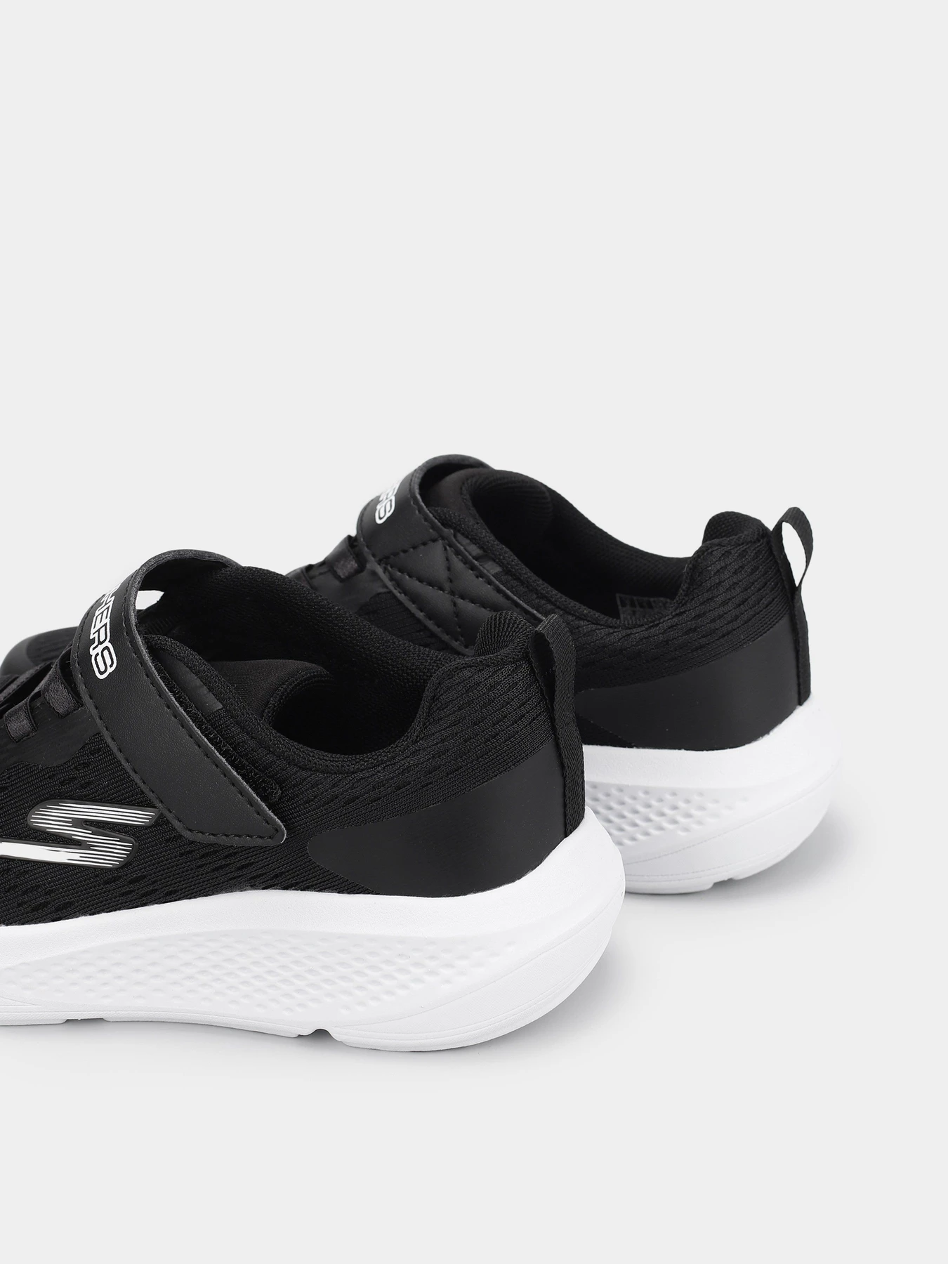 Кроссовки Skechers GO Run Elevate модель 303912L BLK Фото
