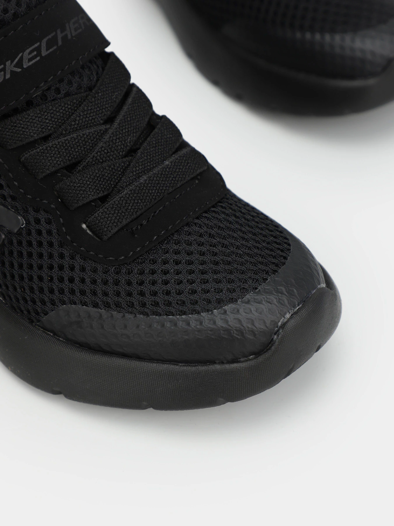 Кроссовки Skechers Dynamight 2.0 модель 97786L BBK Кроссовки Skechers Dynamight 2.0 модель 97786L BBK Фото