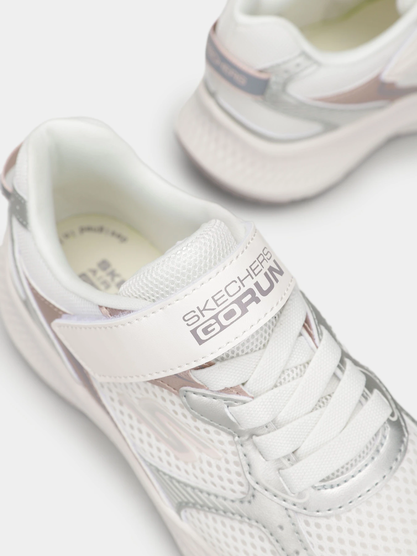 Кросівки Skechers GO RUN CONSISTENT 2.0 модель 303963L OFWT Кросівки Skechers GO RUN CONSISTENT 2.0 модель 303963L OFWT Фото