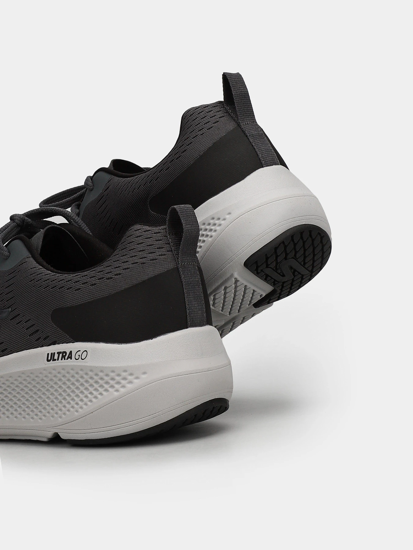 Кросівки Skechers GOrun Elevate модель 220184 CCBK Кросівки Skechers GOrun Elevate модель 220184 CCBK Фото