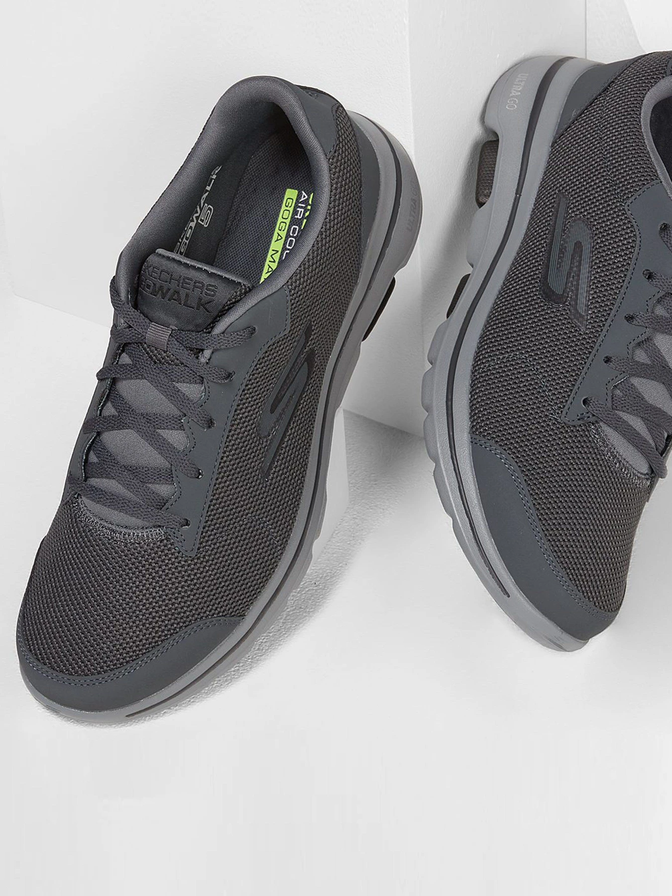 Кросівки Skechers GOWALK 5 модель 55519 CCBK Фото