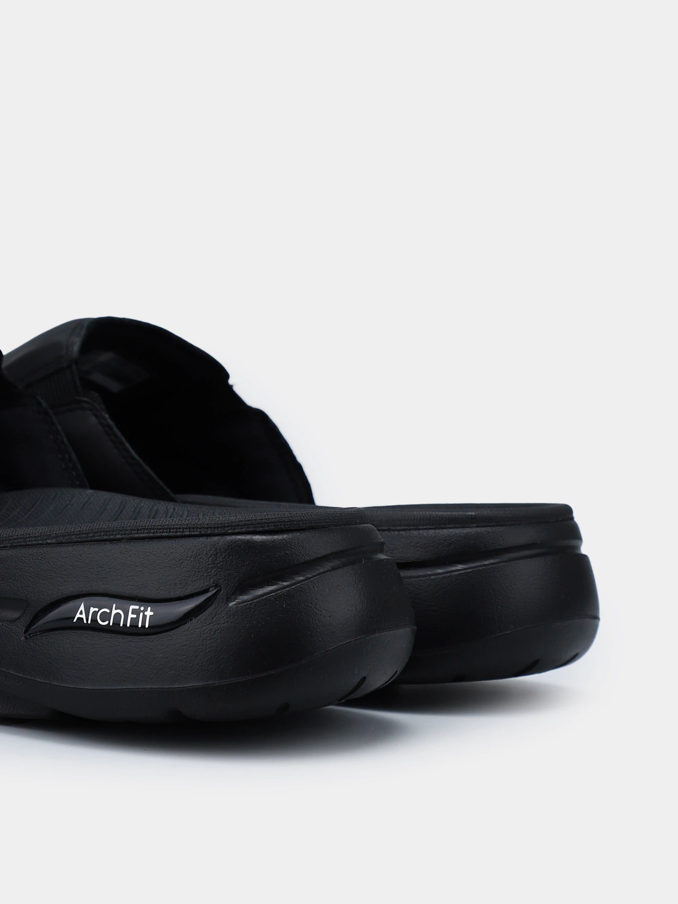 Шльопанці Skechers GOwalk Arch Fit модель 229023 BBK Шльопанці Skechers GOwalk Arch Fit модель 229023 BBK Фото