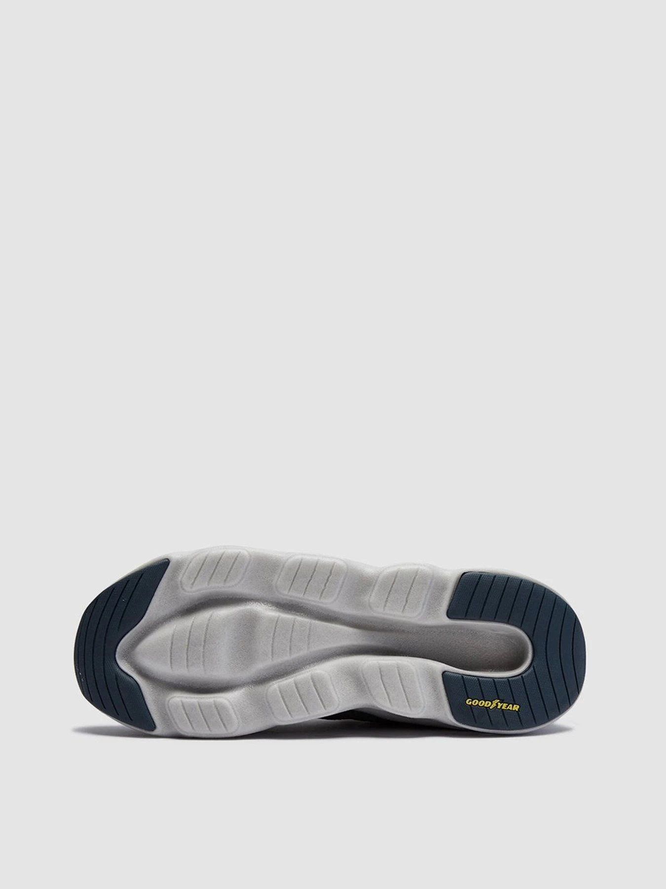 Кросівки Skechers Go Run Glide-Step Max модель 220302 CHAR Фото