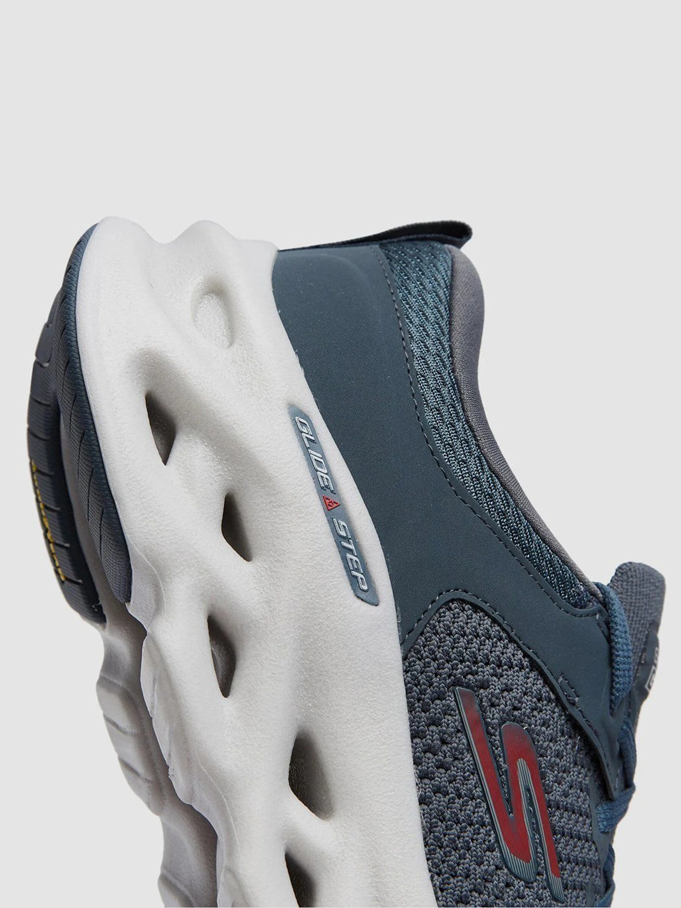 Кросівки Skechers Go Run Glide-Step Max модель 220302 CHAR Фото