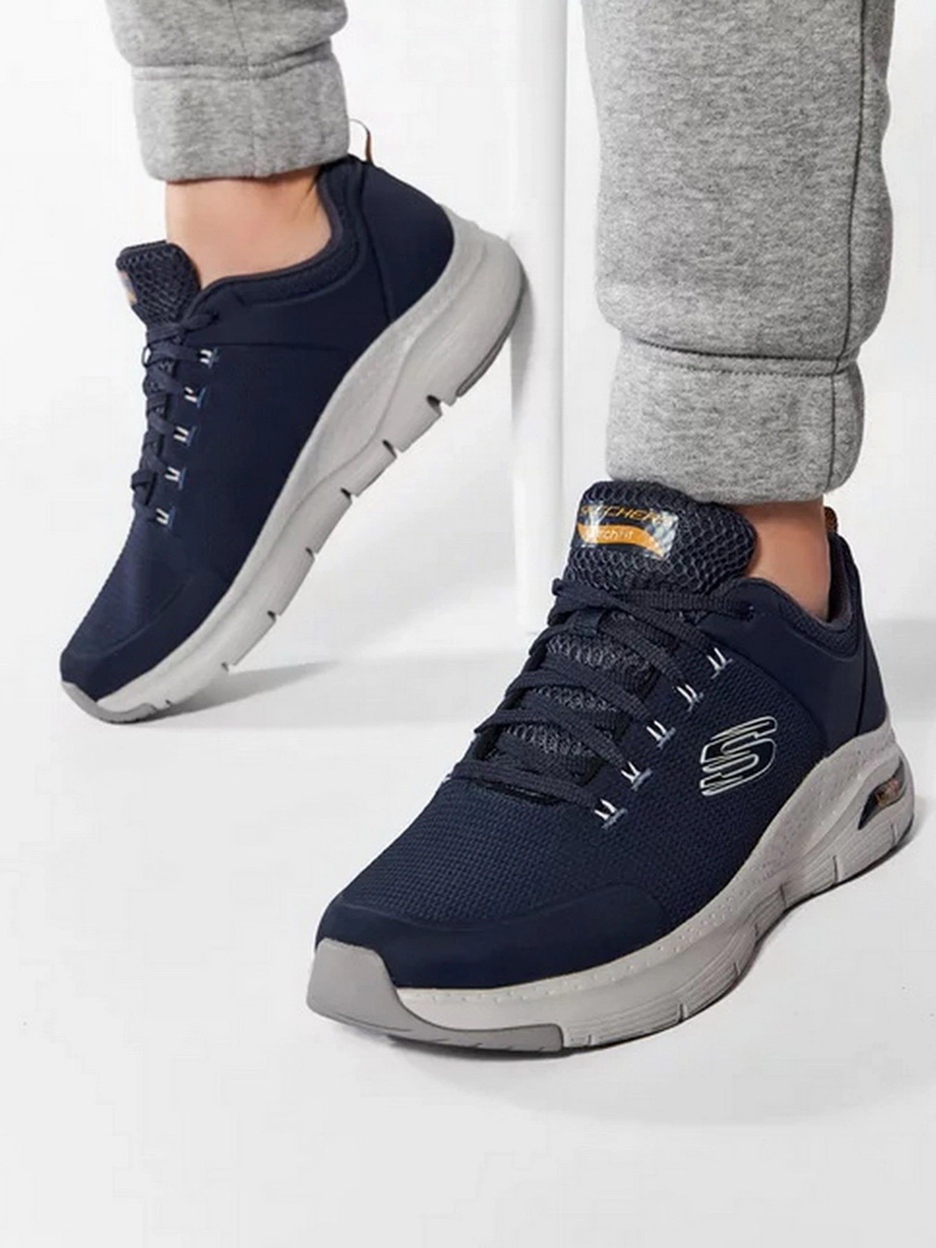 Кросівки Skechers Arch Fit - Titan модель 232200 NVY Кросівки Skechers Arch Fit - Titan модель 232200 NVY Фото