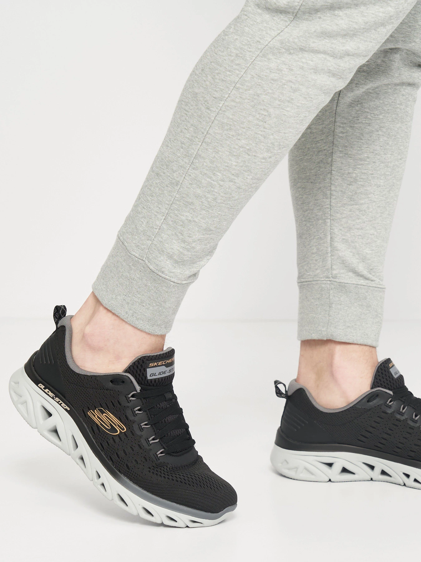 Кроссовки Skechers Glide-Step Sport модель 232269 BKCC Кроссовки Skechers Glide-Step Sport модель 232269 BKCC Фото