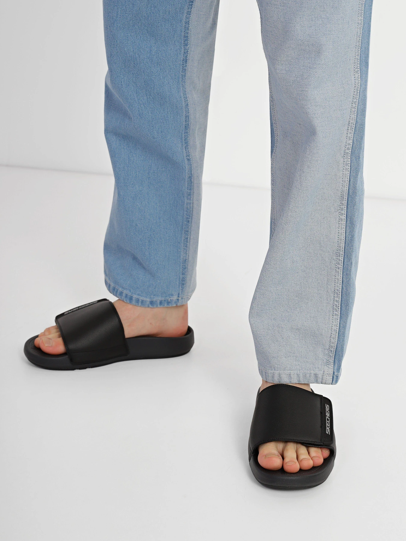 Шлёпанцы Skechers Arch Fit Gambix модель 237573 BBK Фото