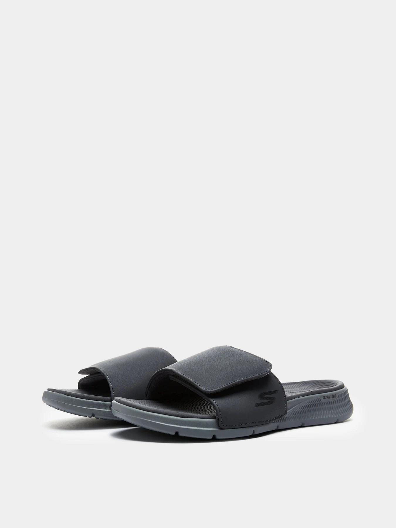 Шлёпанцы Skechers GO Consistent - Watershed модель 229033 CHAR Шлёпанцы Skechers GO Consistent - Watershed модель 229033 CHAR Фото