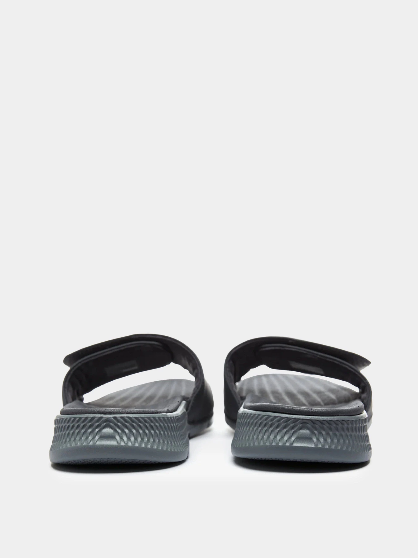 Шлёпанцы Skechers GO Consistent - Watershed модель 229033 CHAR Шлёпанцы Skechers GO Consistent - Watershed модель 229033 CHAR Фото