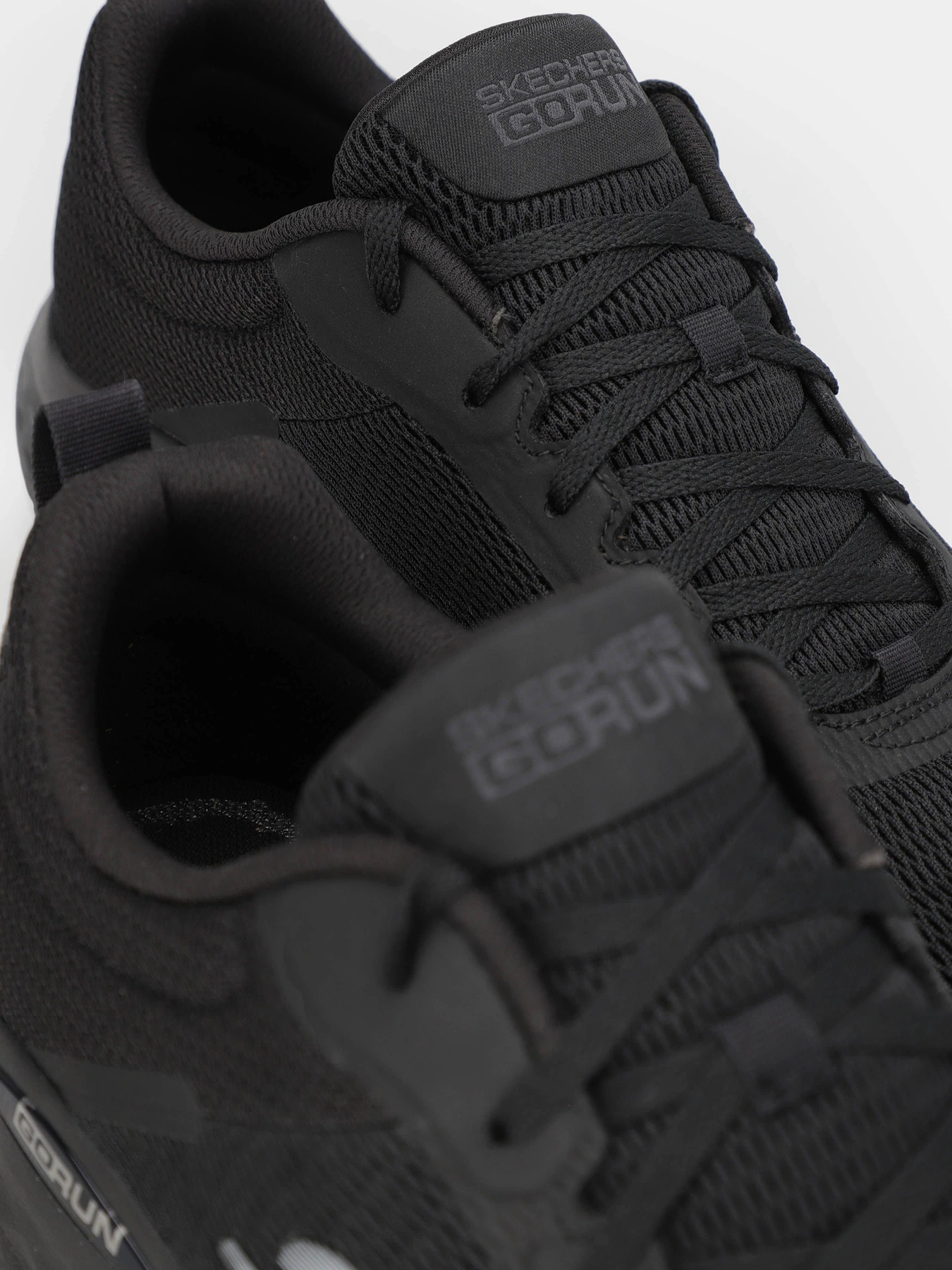 Кросівки Skechers Go Run Lite модель 220893 BBK Фото