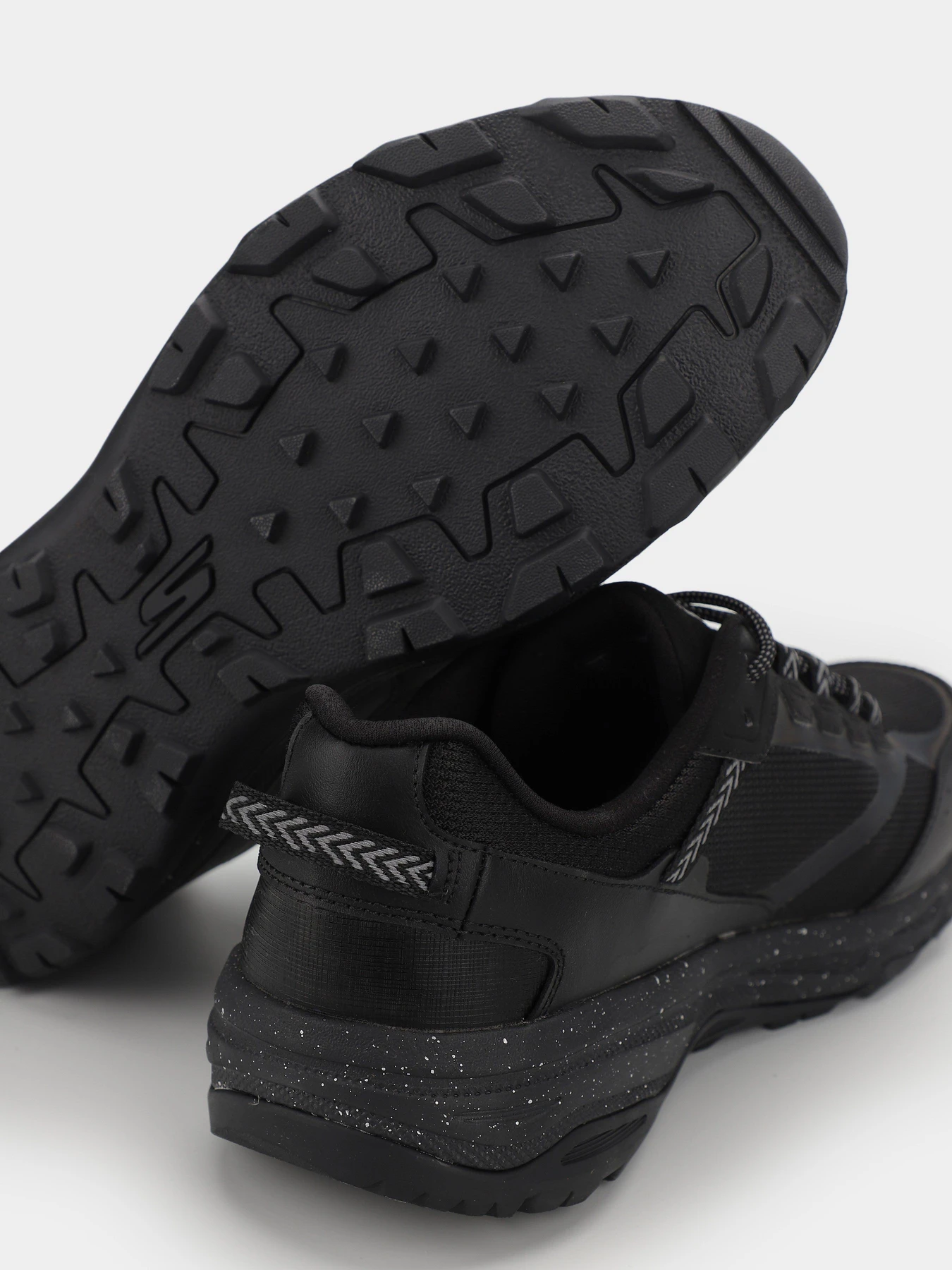 Кроссовки Skechers Go Run Trail Altitude х Superhumans модель 220790 BBK Кроссовки Skechers Go Run Trail Altitude х Superhumans модель 220790 BBK Фото