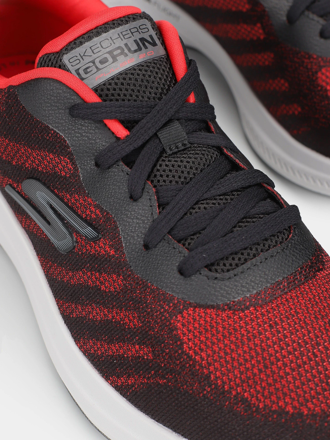 Кросівки Skechers Go Run Pulse 2.0 модель 220540 BKRD Кросівки Skechers Go Run Pulse 2.0 модель 220540 BKRD Фото