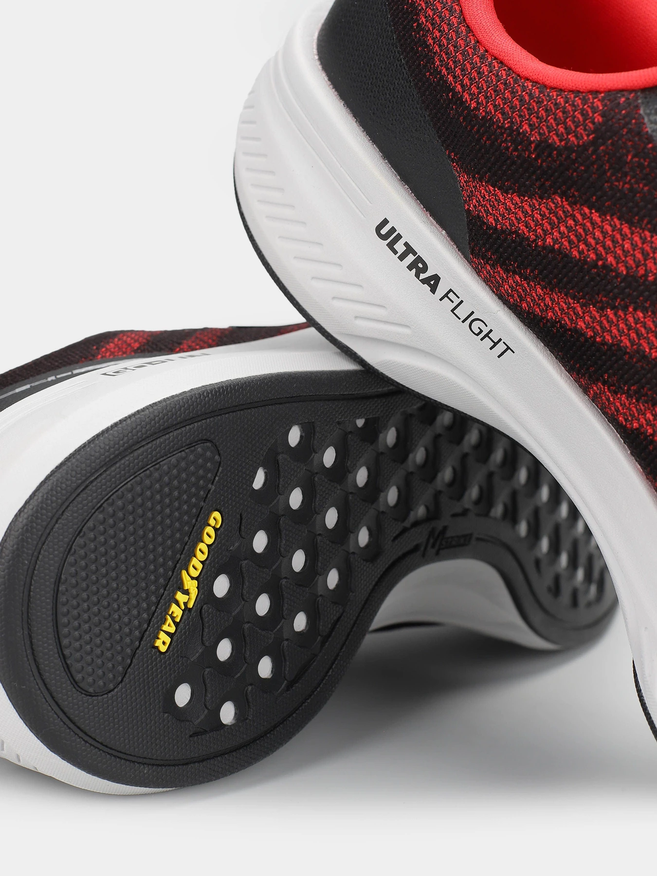 Кросівки Skechers Go Run Pulse 2.0 модель 220540 BKRD Кросівки Skechers Go Run Pulse 2.0 модель 220540 BKRD Фото