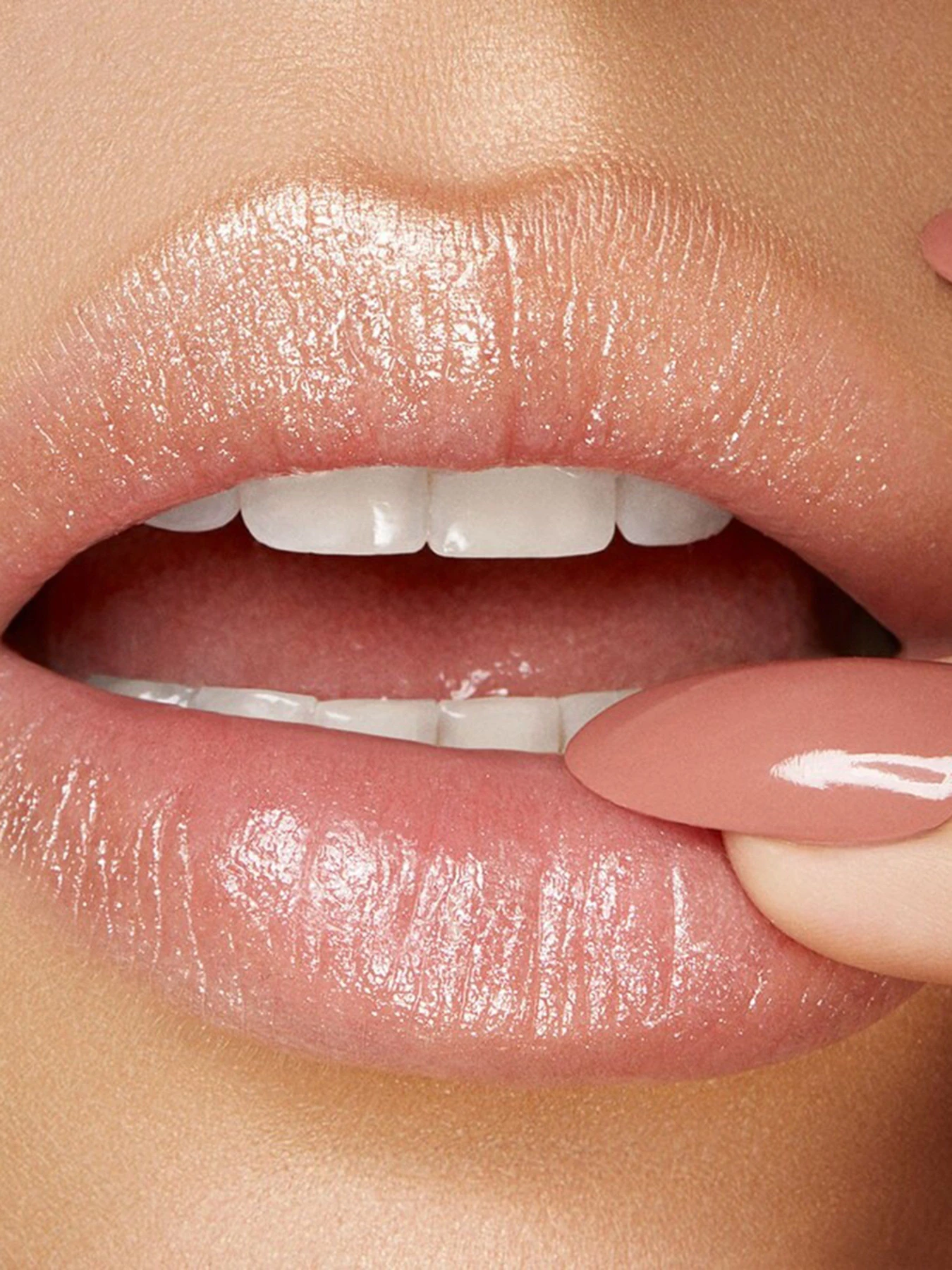 Кремовый карандаш для губ Smart Fusion Creamy Lip Crayon KIKO MILANO модель KM000000050003B Кремовый карандаш для губ Smart Fusion Creamy Lip Crayon KIKO MILANO модель KM000000050003B Фото