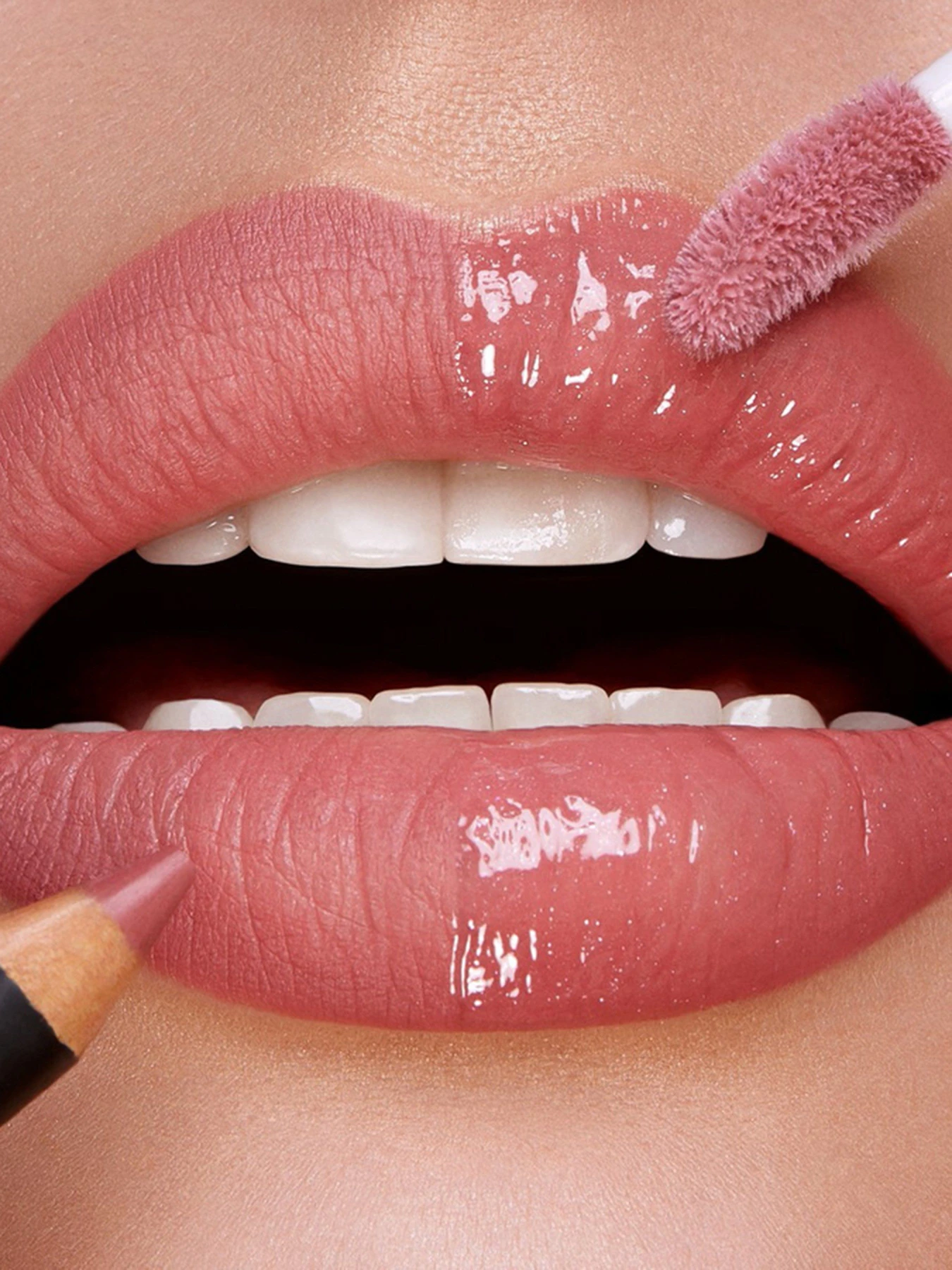 Блиск для губ 3D Hydra Lipgloss KIKO MILANO модель KM000000188032B Фото