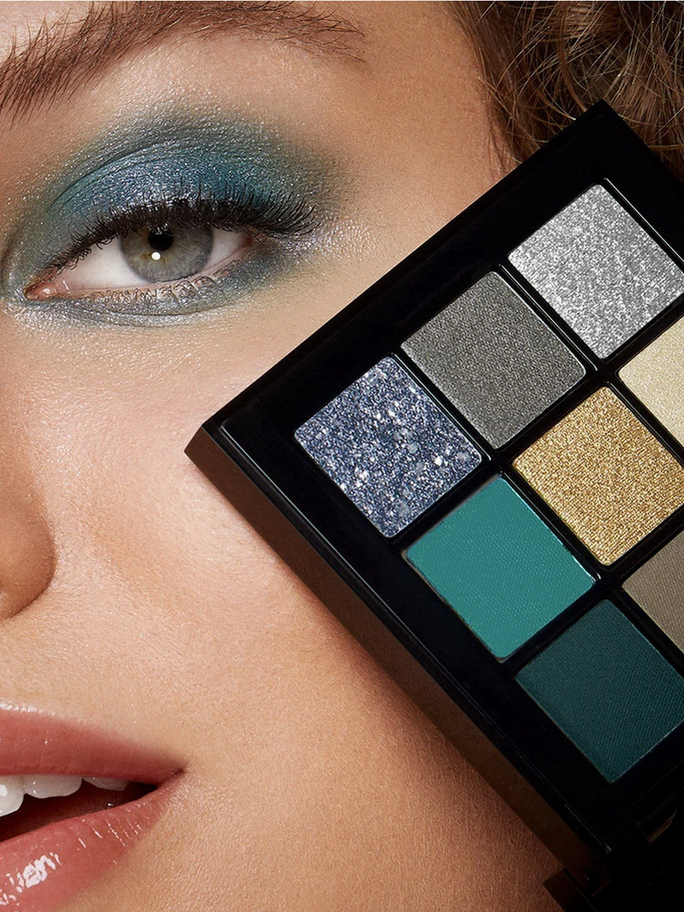 Палетка теней Glamour Multi Finish Eyeshadow Palette KIKO MILANO модель KM000000200006B Палетка теней Glamour Multi Finish Eyeshadow Palette KIKO MILANO модель KM000000200006B Фото