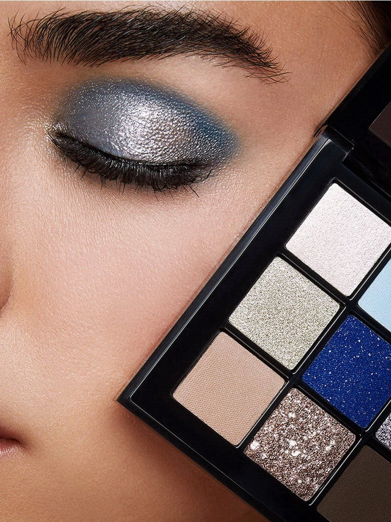 Палетка теней Glamour Multi Finish Eyeshadow Palette KIKO MILANO модель KM000000200005B Палетка теней Glamour Multi Finish Eyeshadow Palette KIKO MILANO модель KM000000200005B Фото