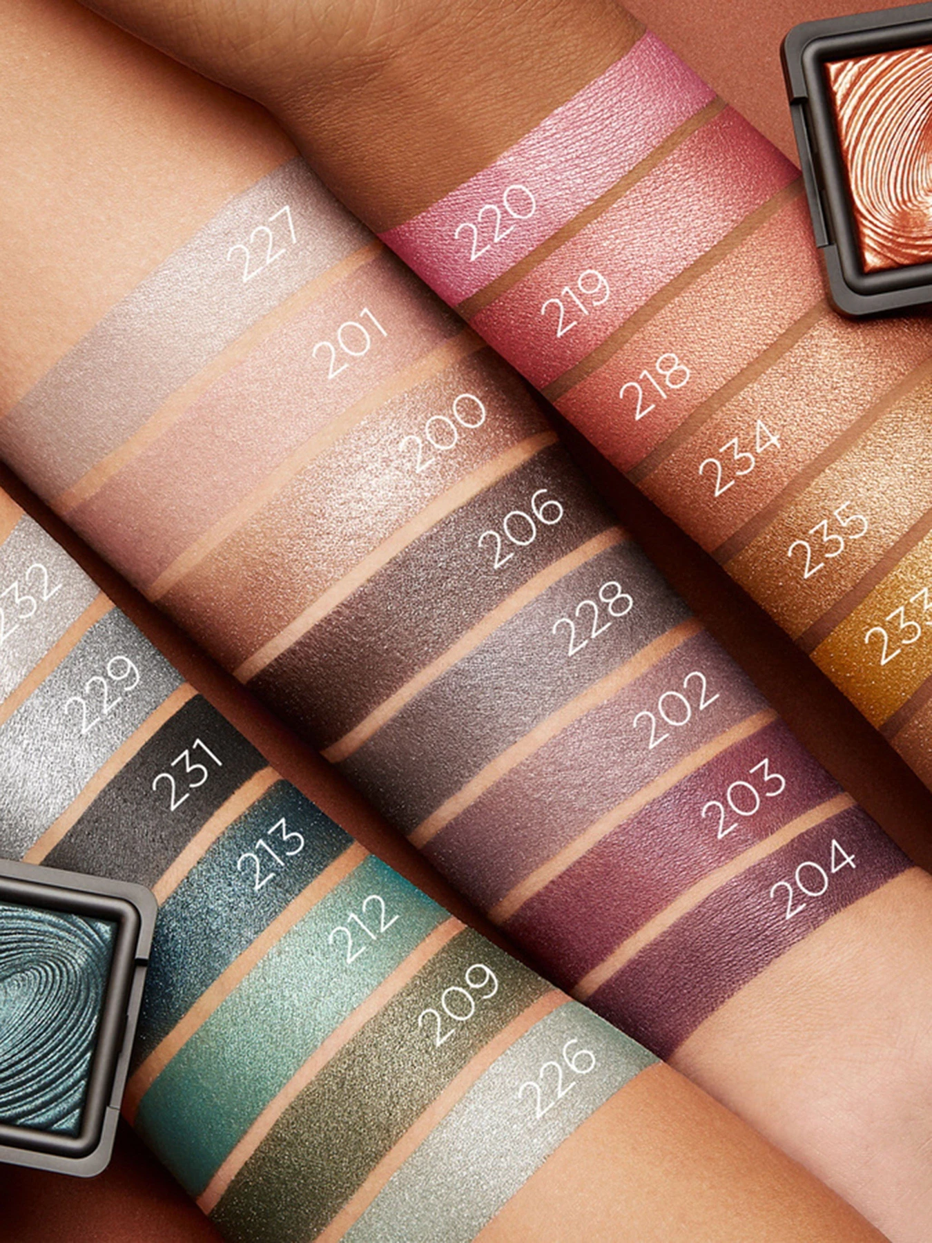 Тени для век Water Eyeshadow KIKO MILANO модель KM0031200120644 Фото