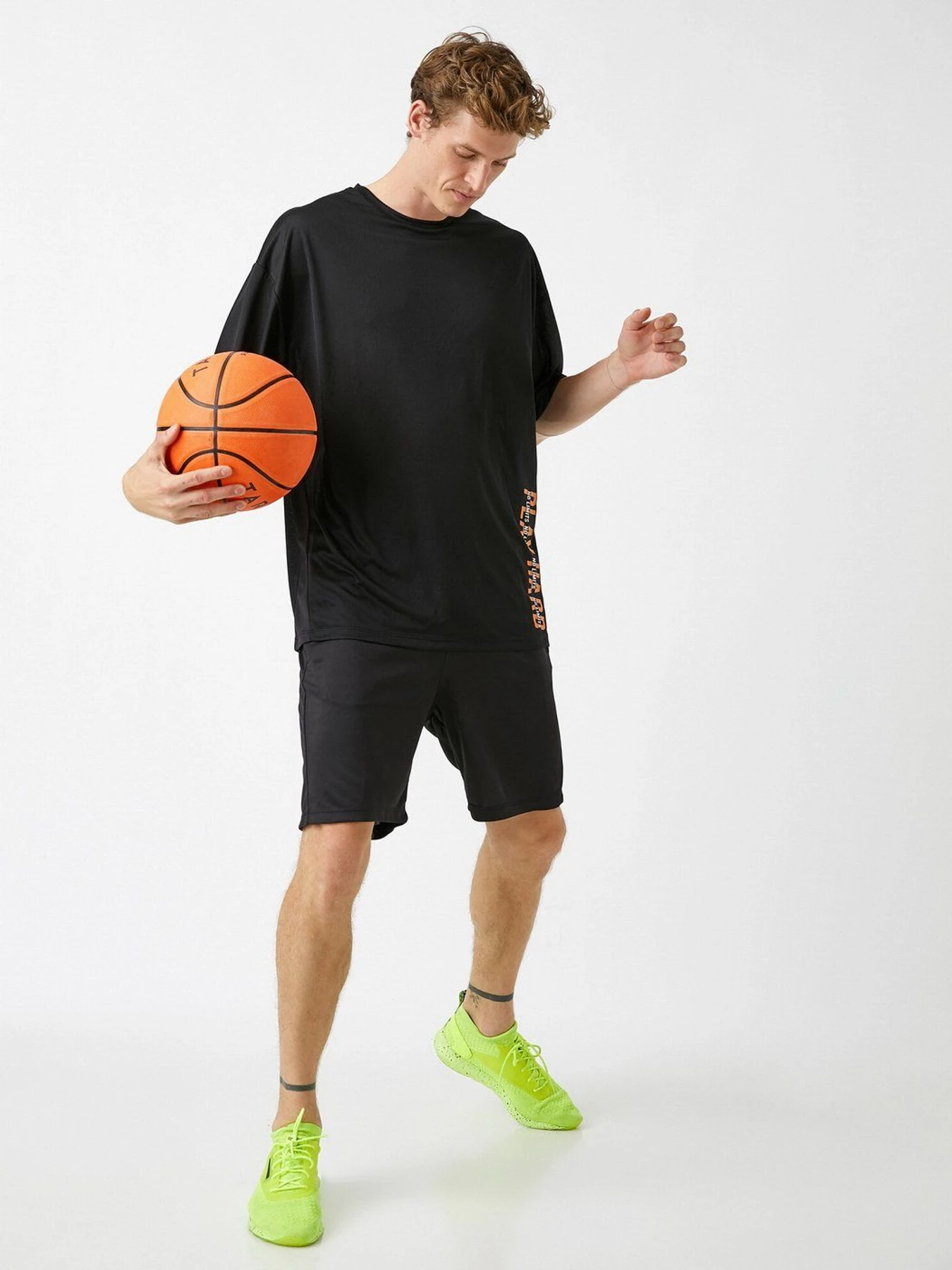 Шорты Koton модель 2KAM01260NK999 Шорты Koton модель 2KAM01260NK999 Фото