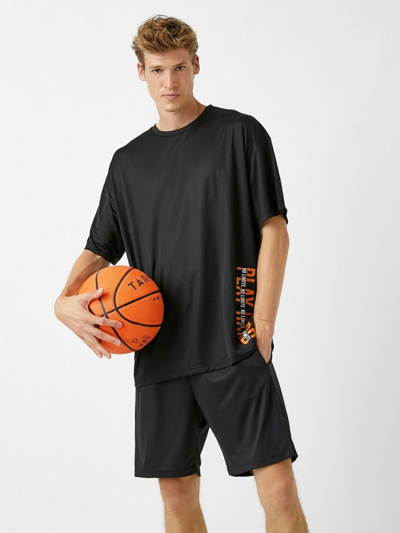 Шорты Koton модель 2KAM01260NK999 Шорты Koton модель 2KAM01260NK999 Фото
