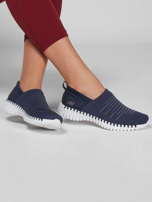 Слипоны и мокасины Skechers GOwalk Smart - Wise модель 124043 NVW Фото
