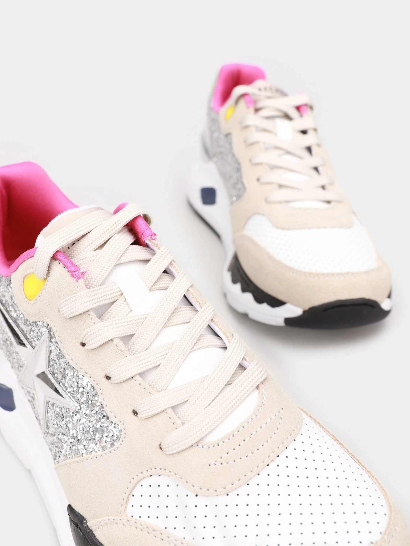 Кроссовки Skechers Rovina - Star Shoeters модель 155465 WMLT Кроссовки Skechers Rovina - Star Shoeters модель 155465 WMLT Фото