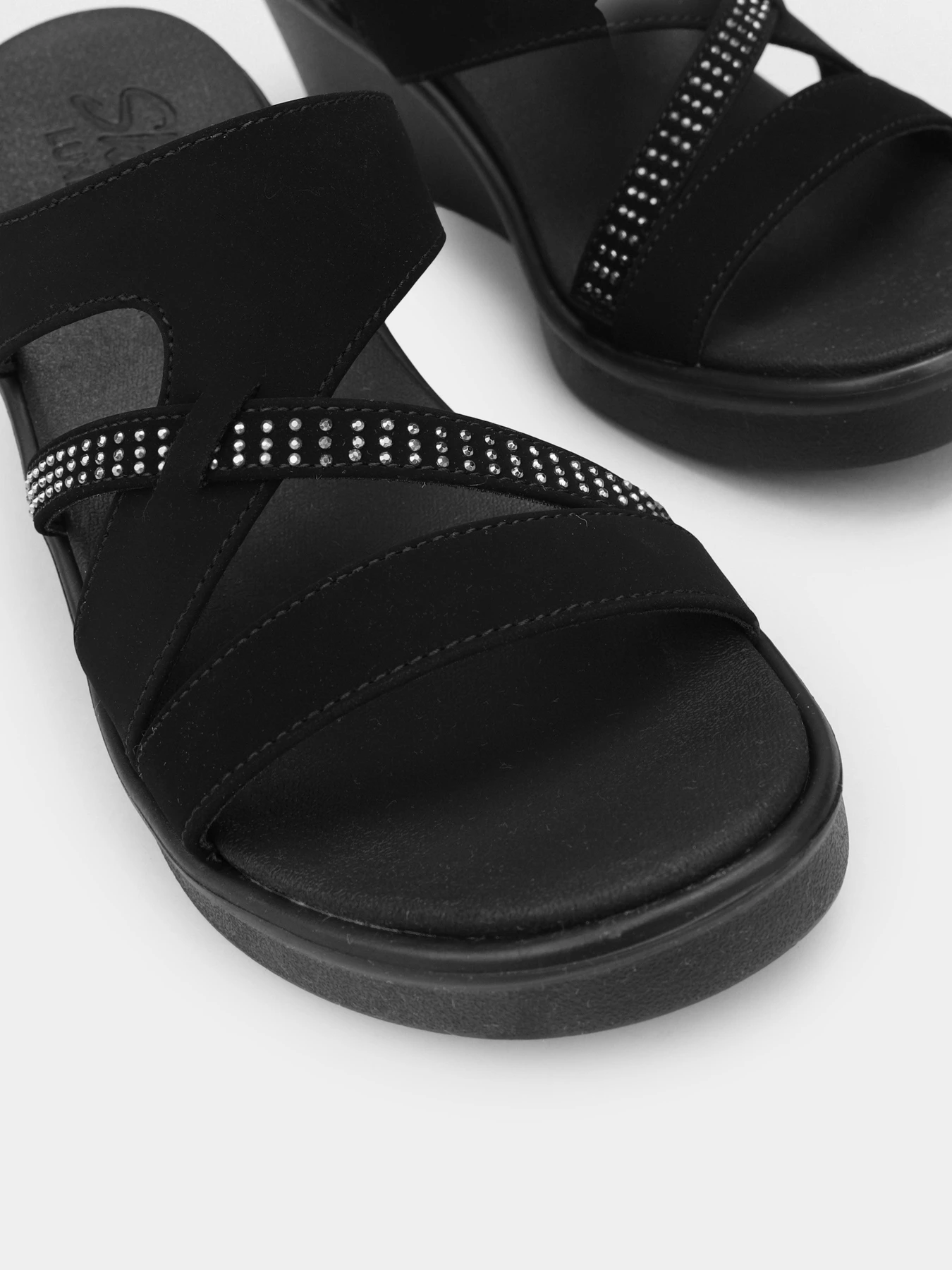 Шльопанці Skechers Rumble On модель 33216 BLK Шльопанці Skechers Rumble On модель 33216 BLK Фото