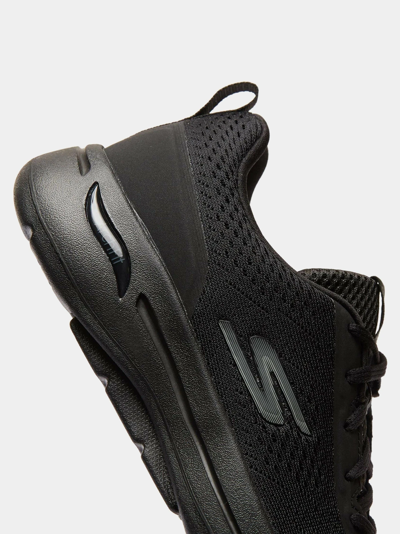 Кросівки Skechers GOwalk Arch Fit - Motion Breeze модель 124404 BBK Кросівки Skechers GOwalk Arch Fit - Motion Breeze модель 124404 BBK Фото