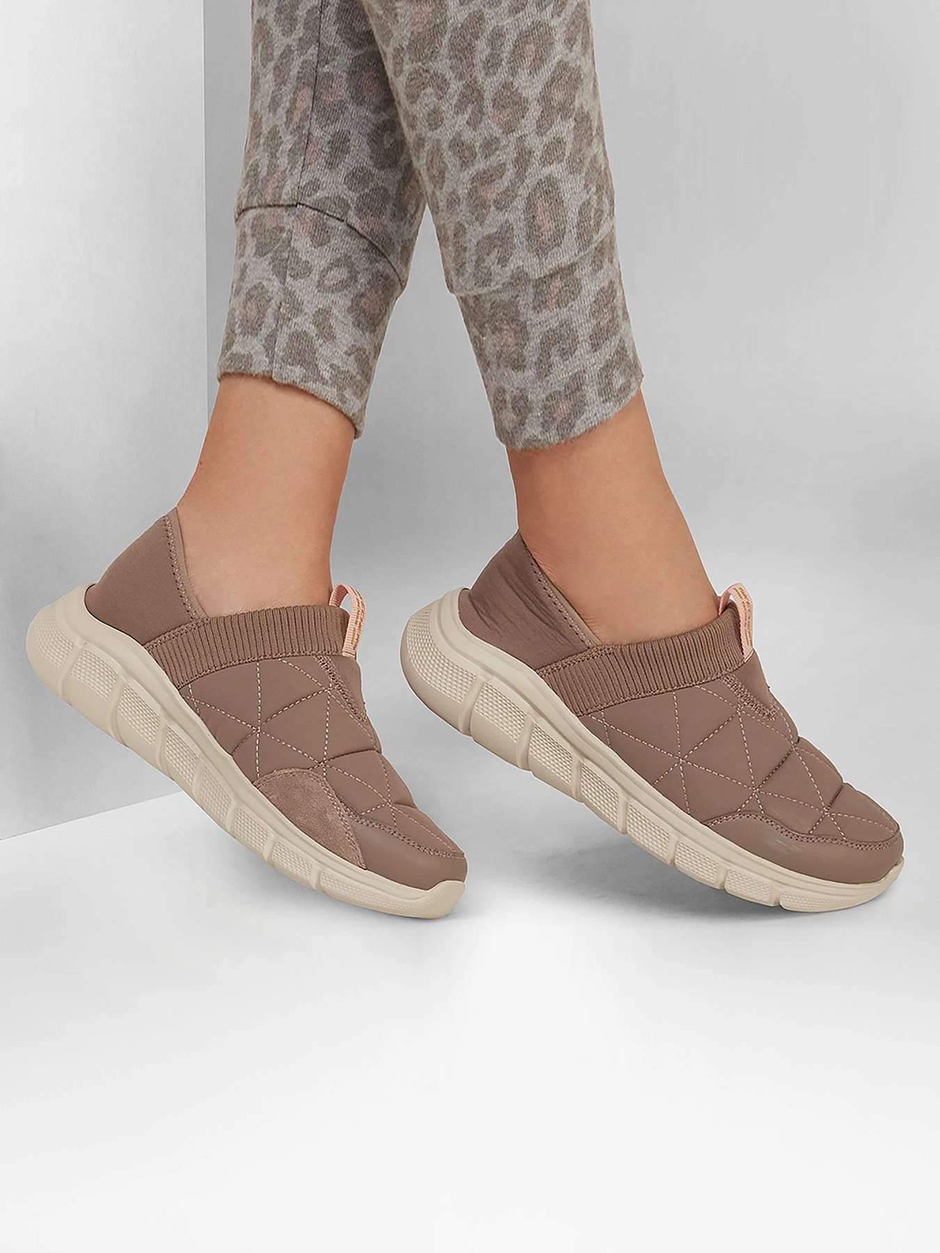 Сліпони та мокасини Skechers BOBS SPORT B FLEX - MIGHTY PUFF модель 117111 TPE Сліпони та мокасини Skechers BOBS SPORT B FLEX - MIGHTY PUFF модель 117111 TPE Фото