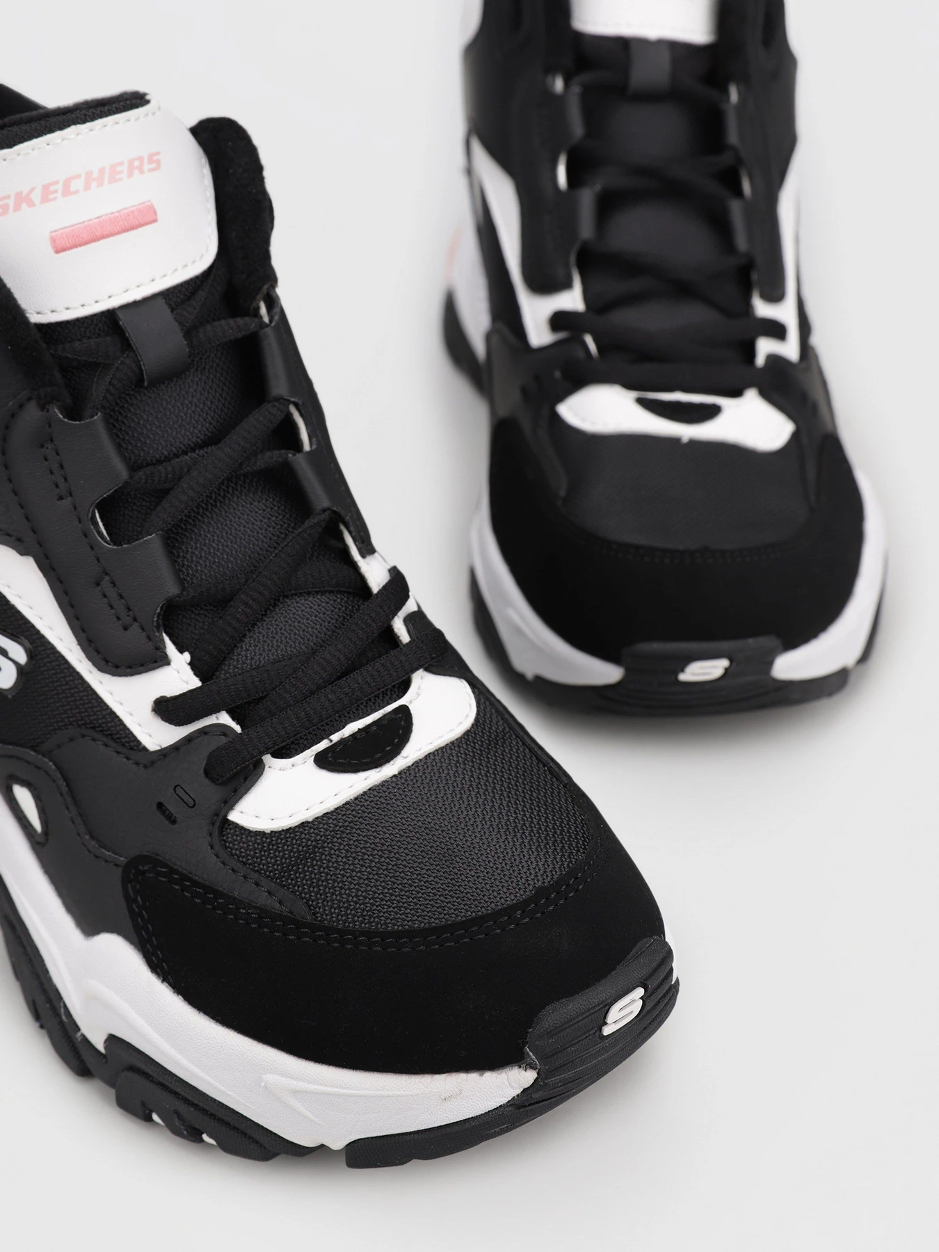 Черевики та чоботи Skechers Stamina V2 Yass Vibez модель 167270 BKW Черевики та чоботи Skechers Stamina V2 Yass Vibez модель 167270 BKW Фото