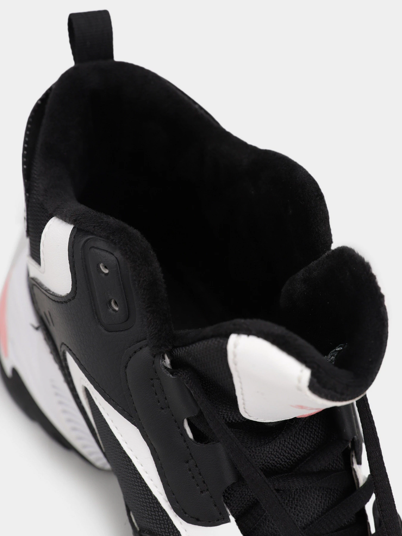 Черевики та чоботи Skechers Stamina V2 Yass Vibez модель 167270 BKW Черевики та чоботи Skechers Stamina V2 Yass Vibez модель 167270 BKW Фото