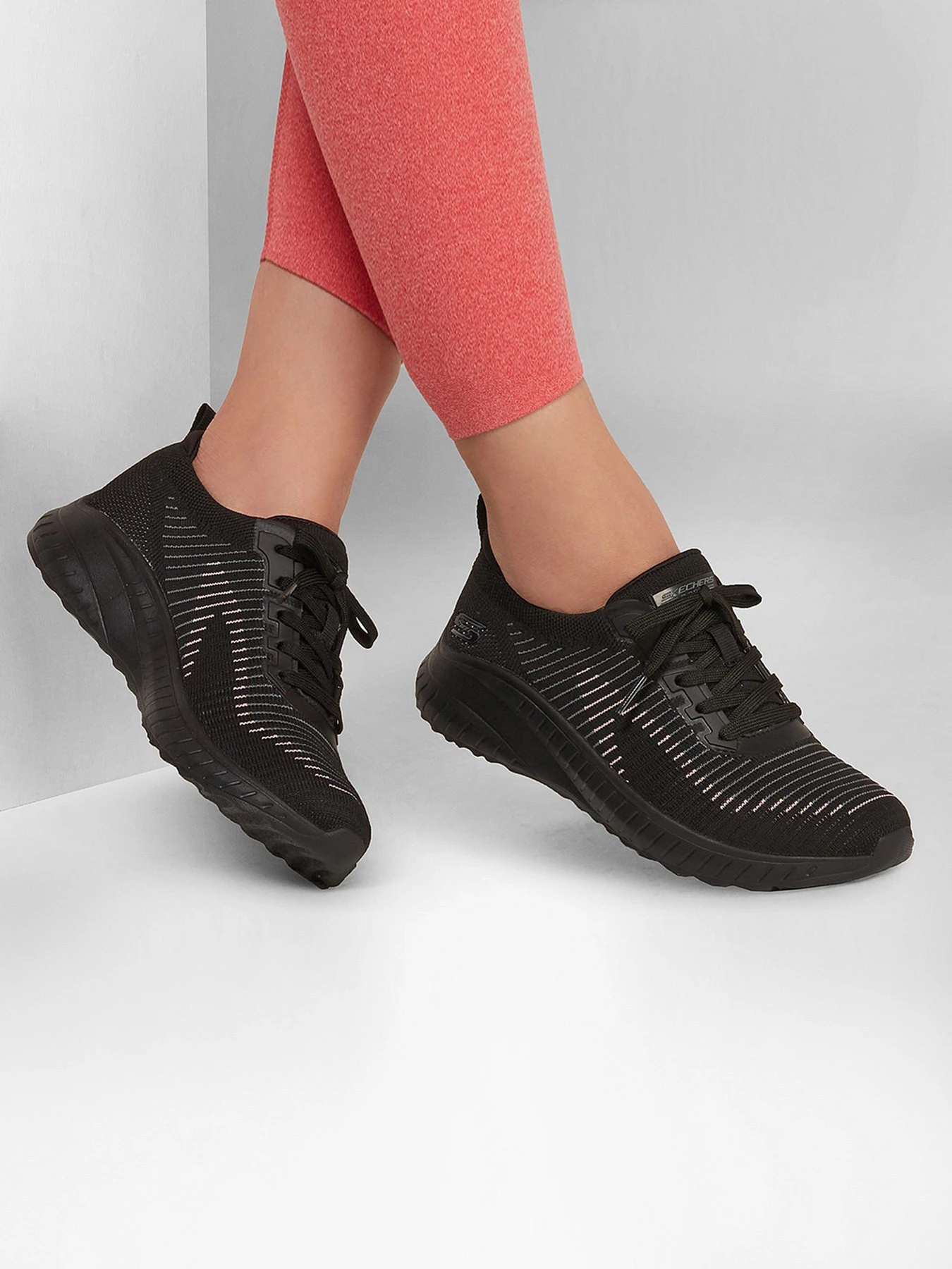 Кросівки Skechers BOBS SPORT SQUAD CHAOS - RENEGADE PARADE модель 117207 BBK Кросівки Skechers BOBS SPORT SQUAD CHAOS - RENEGADE PARADE модель 117207 BBK Фото